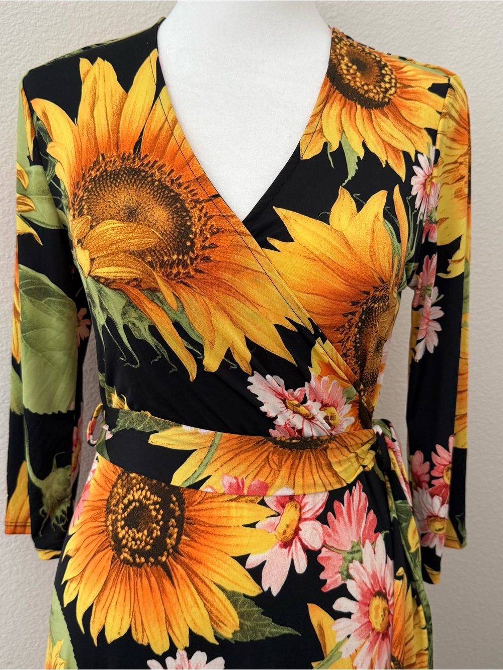 Viola Black Sunflower Floral Print 3/4 Sleeve Maxi Dress - Black & Yellow - Picture 3 of 6
